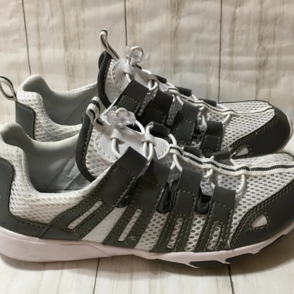 tennis shoes for scrubs